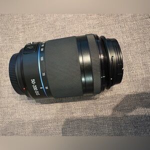 Samsung lens 50-200 ED OIS i-function NX mount system like new